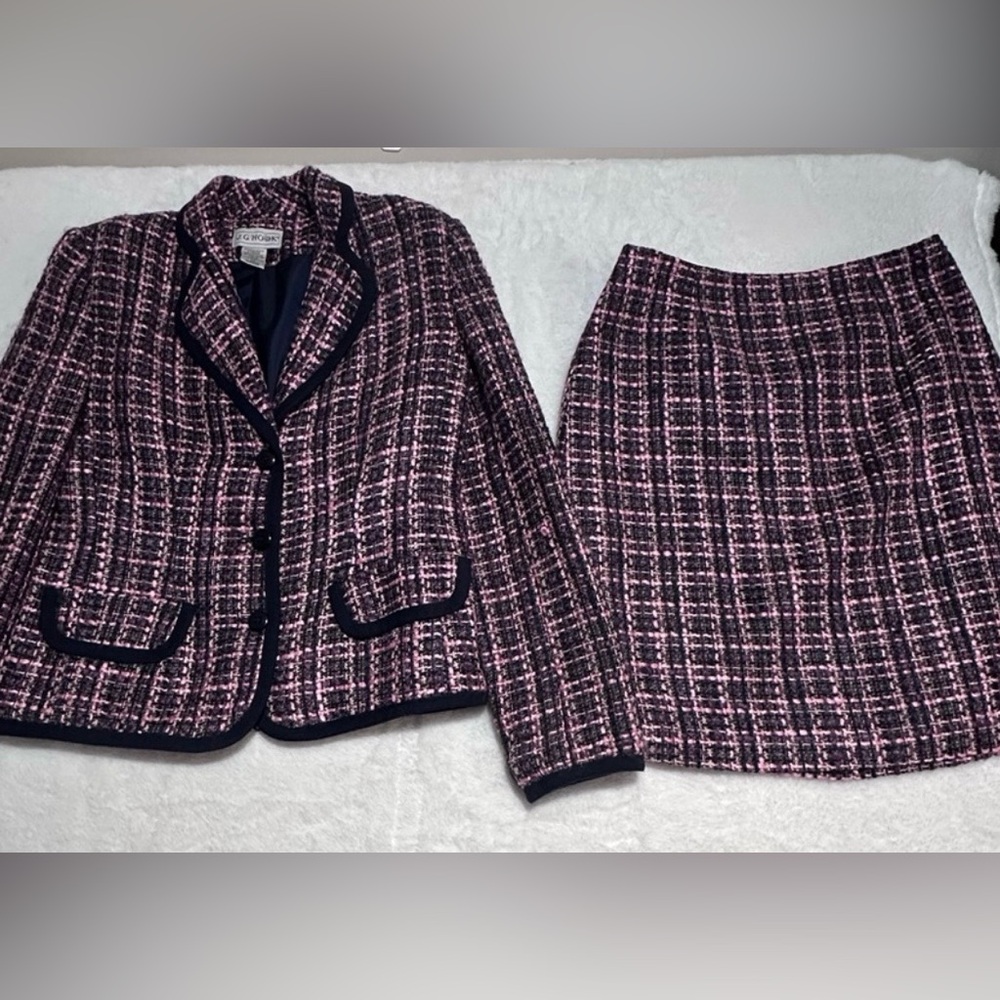 Vtg J.G. Hook Pink & Purple Tweed Skirt Suit Set size 4P
Petite 2pc mob wife